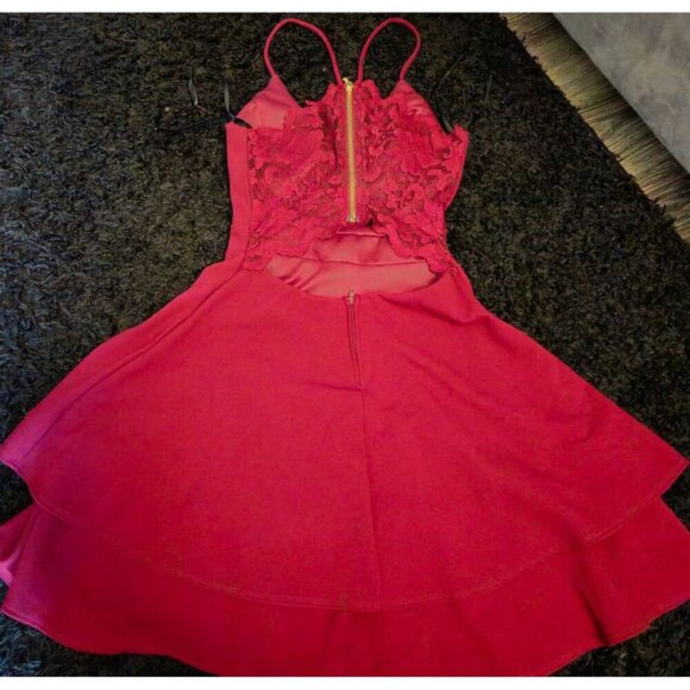 Dress - Picture 3 of 4